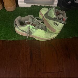 Nike Men's Shoes in Neon Green and Gray